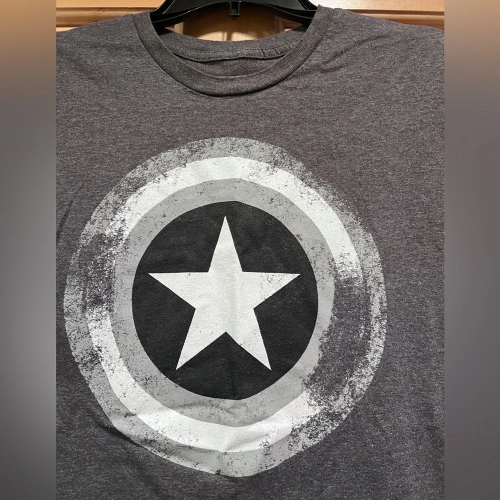 Marvel Men’s Dark Gray Captain America Star Emblem Short Sleeve T-Shirt Medium